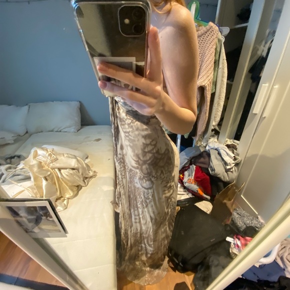 sleeveless, goddess vibes, quality, vintage. - Picture 3 of 3